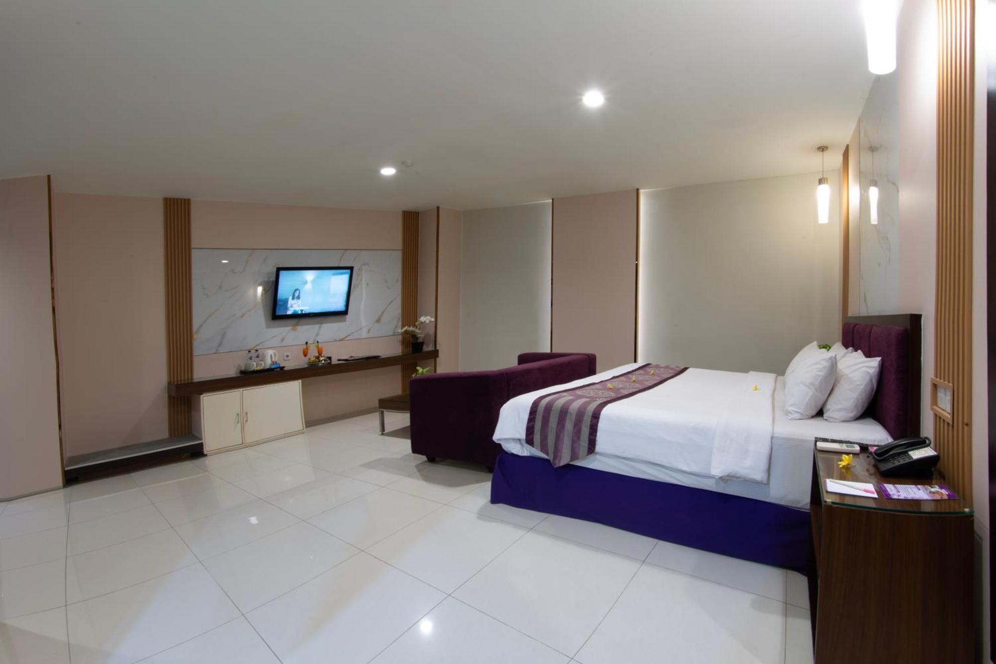 Lombok Plaza Hotel And Convention Матарам Экстерьер фото