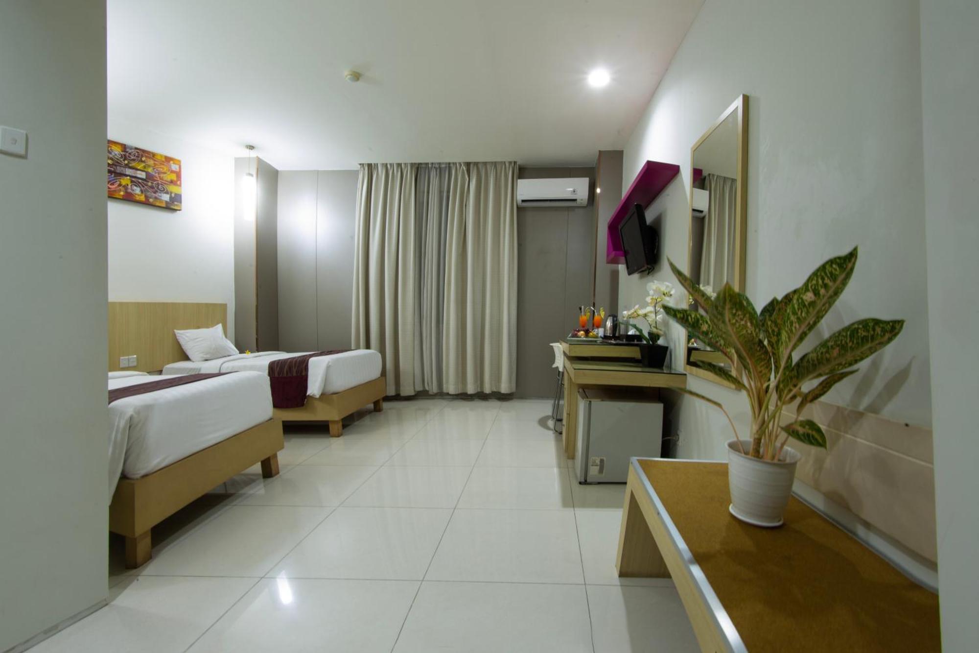 Lombok Plaza Hotel And Convention Матарам Экстерьер фото