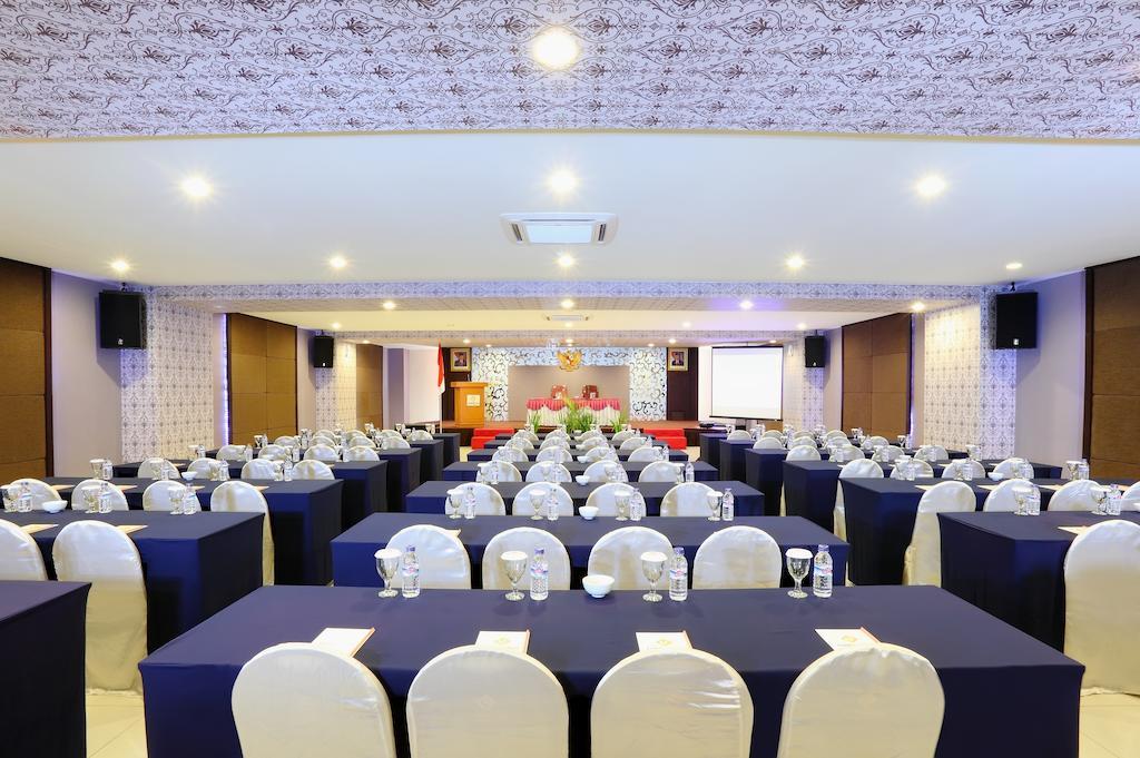 Lombok Plaza Hotel And Convention Матарам Экстерьер фото