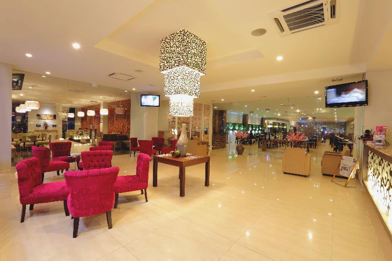 Lombok Plaza Hotel And Convention Матарам Экстерьер фото